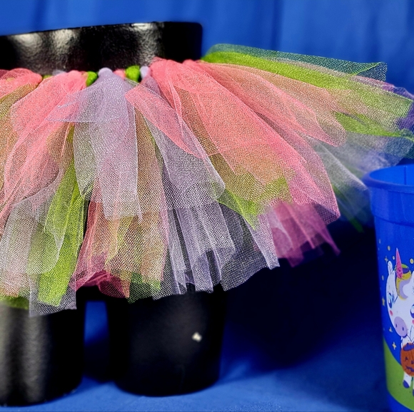 Custom Halloween Bucket w/Wearable TuTu, Sz. Small (4 - 7 child) - Picture 8 of 8